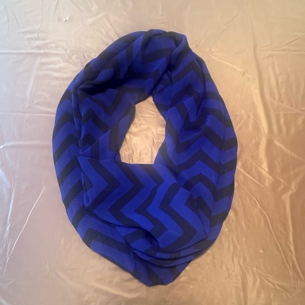 Chevron Patterned Blue and Black Infinity Scarf - Picture 2 of 6
